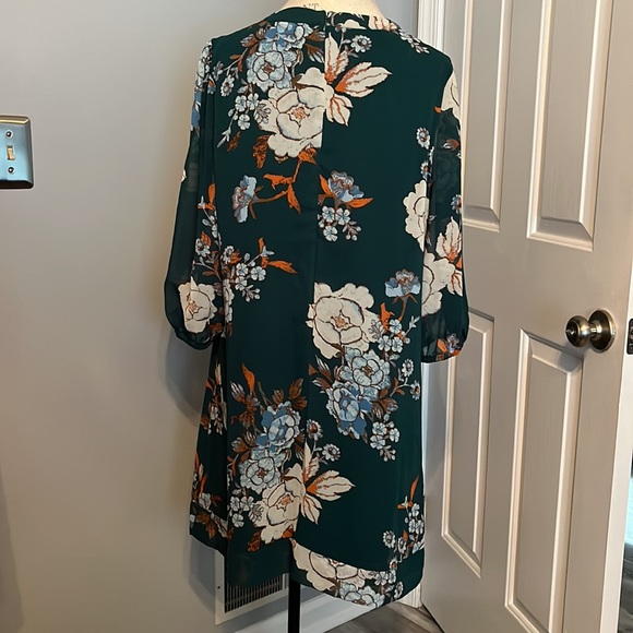 Eva Mendes for New York and Company Floral Dress - Picture 2 of 6